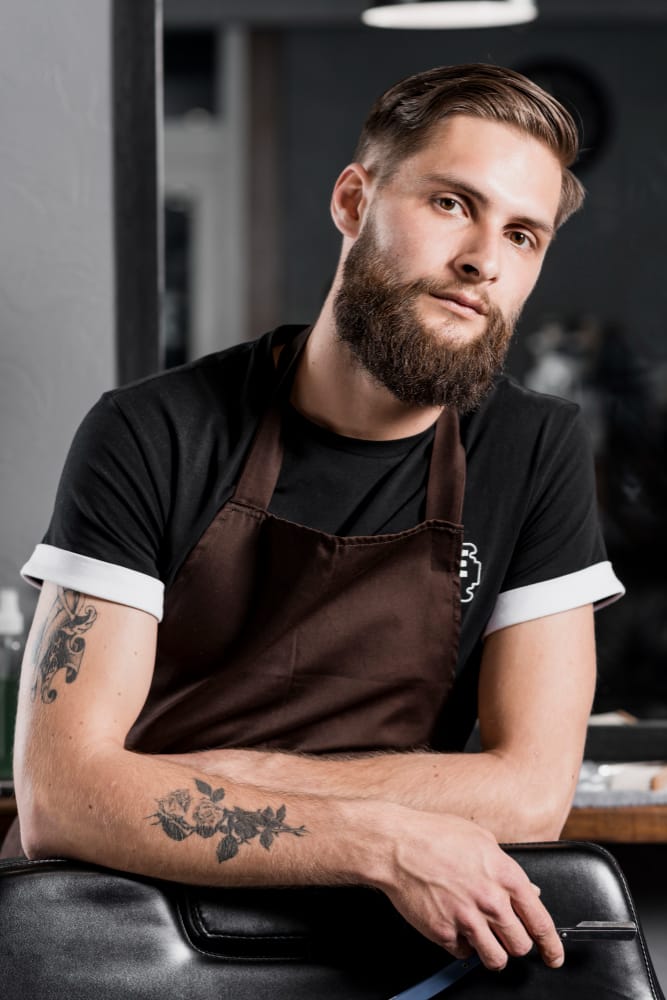Portrait of barber Alex Noir